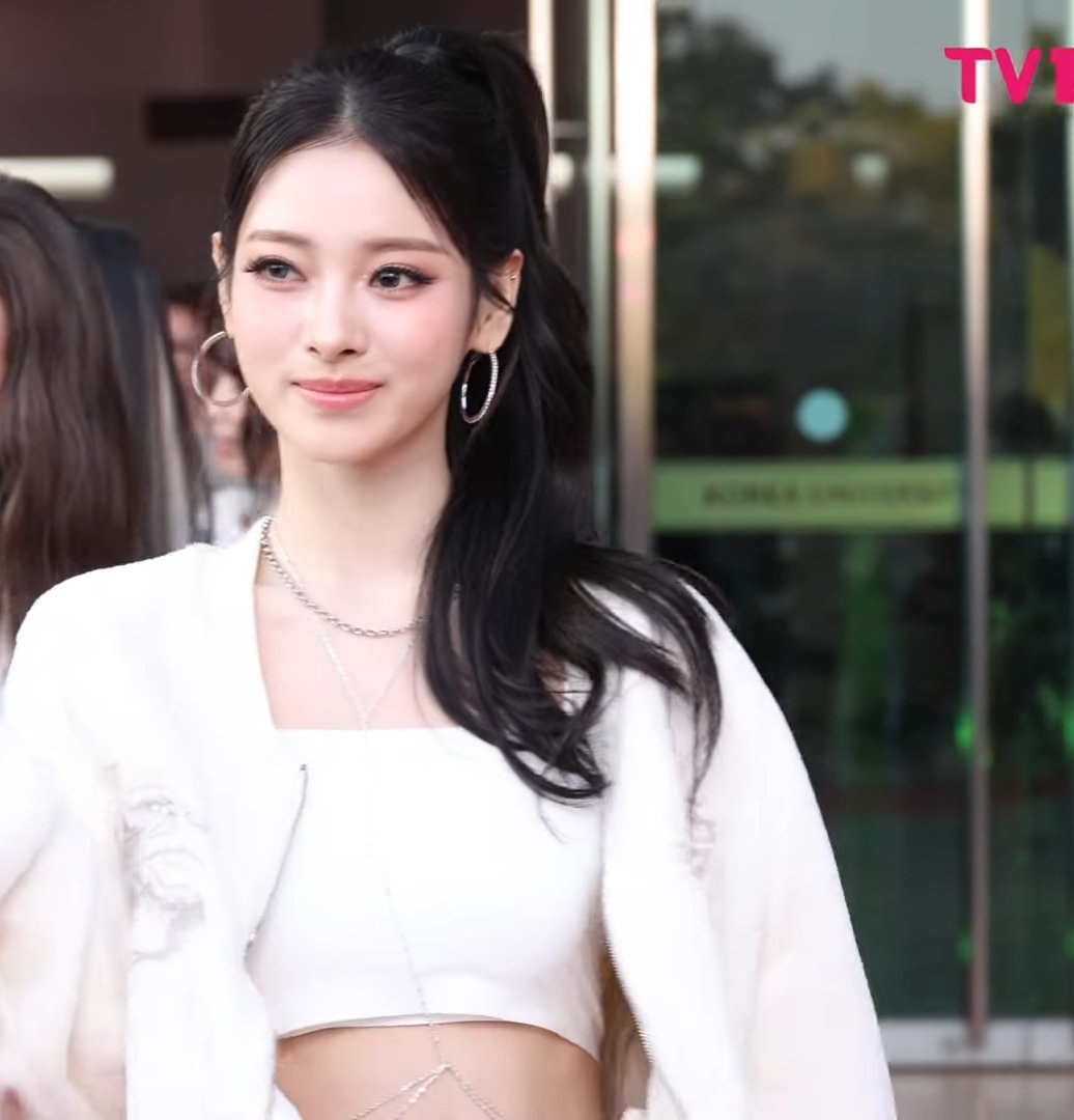 Meovv's Anna Is Chloé's First K-Pop Global Ambassador — And 2026 Is Proving Why the Partnership Works