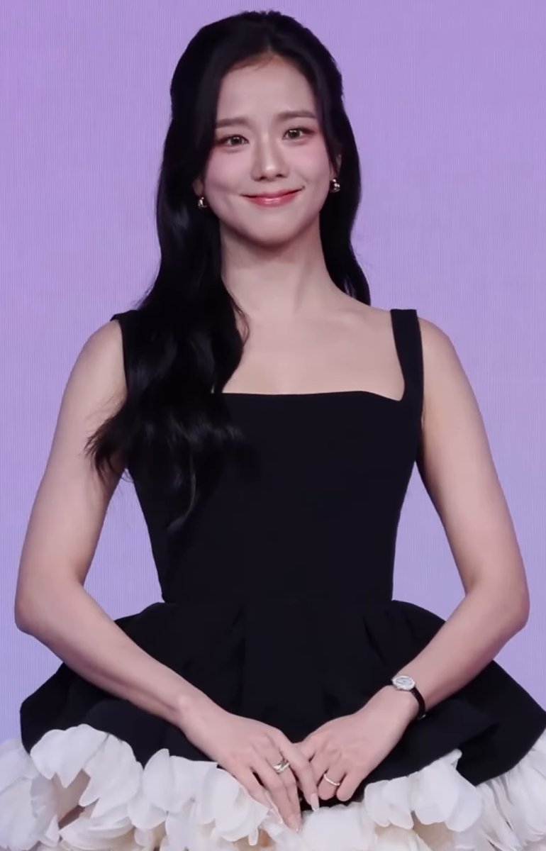 Jisoo's Tommy Hilfiger Summer 2026 Campaign: Vacation Prep, Modern Prep, and Three Seasons of American Fashion Done Right
